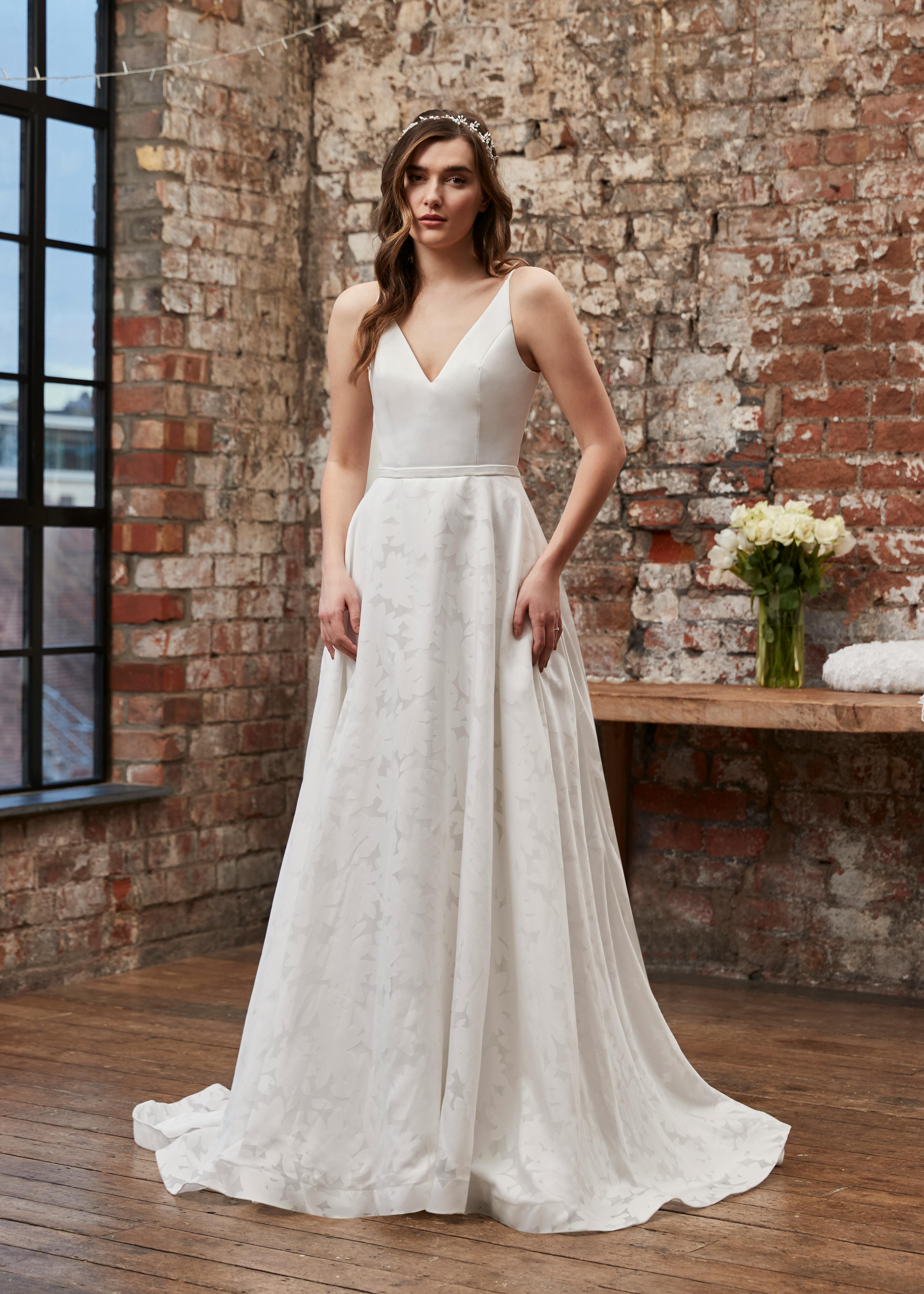 Wedding dress: Lupine